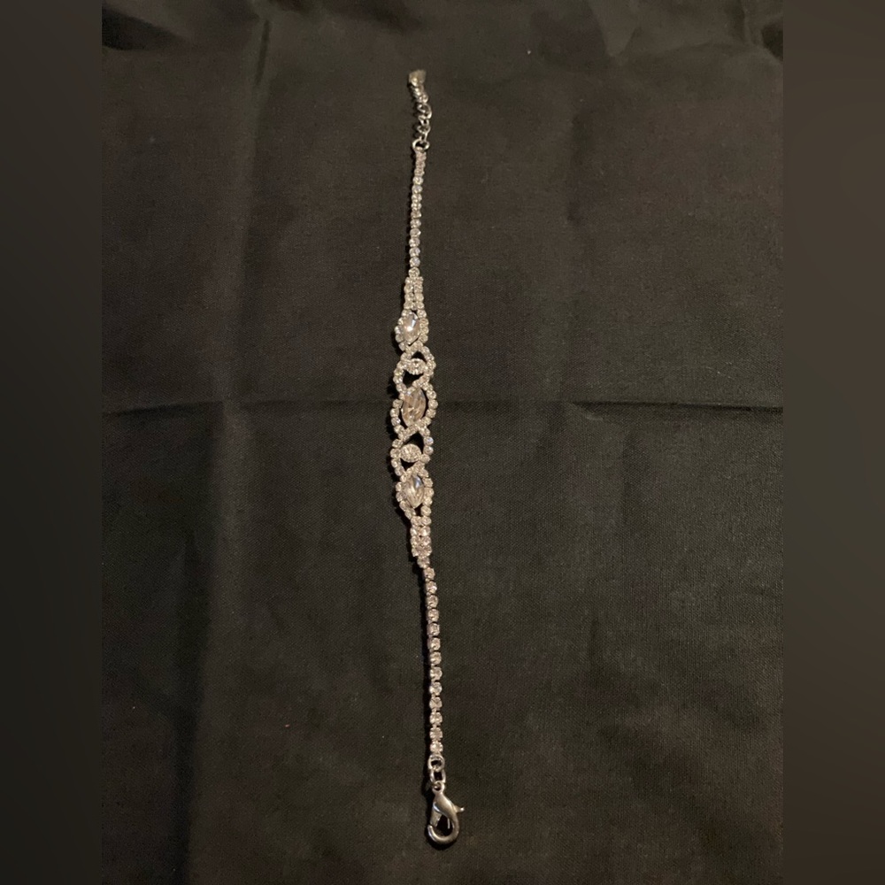 Dress Gallery silver bracelet w/crystals 8” long
